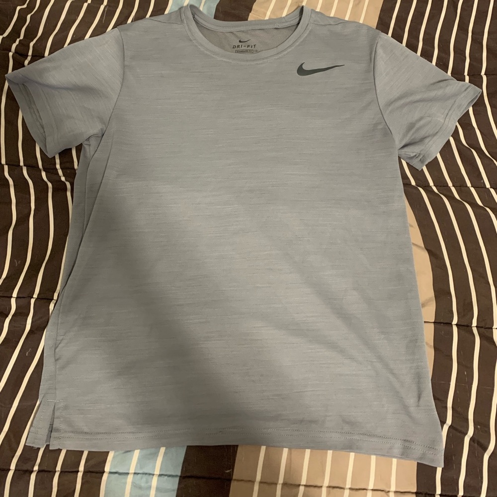 Grey Nike dry fit tee